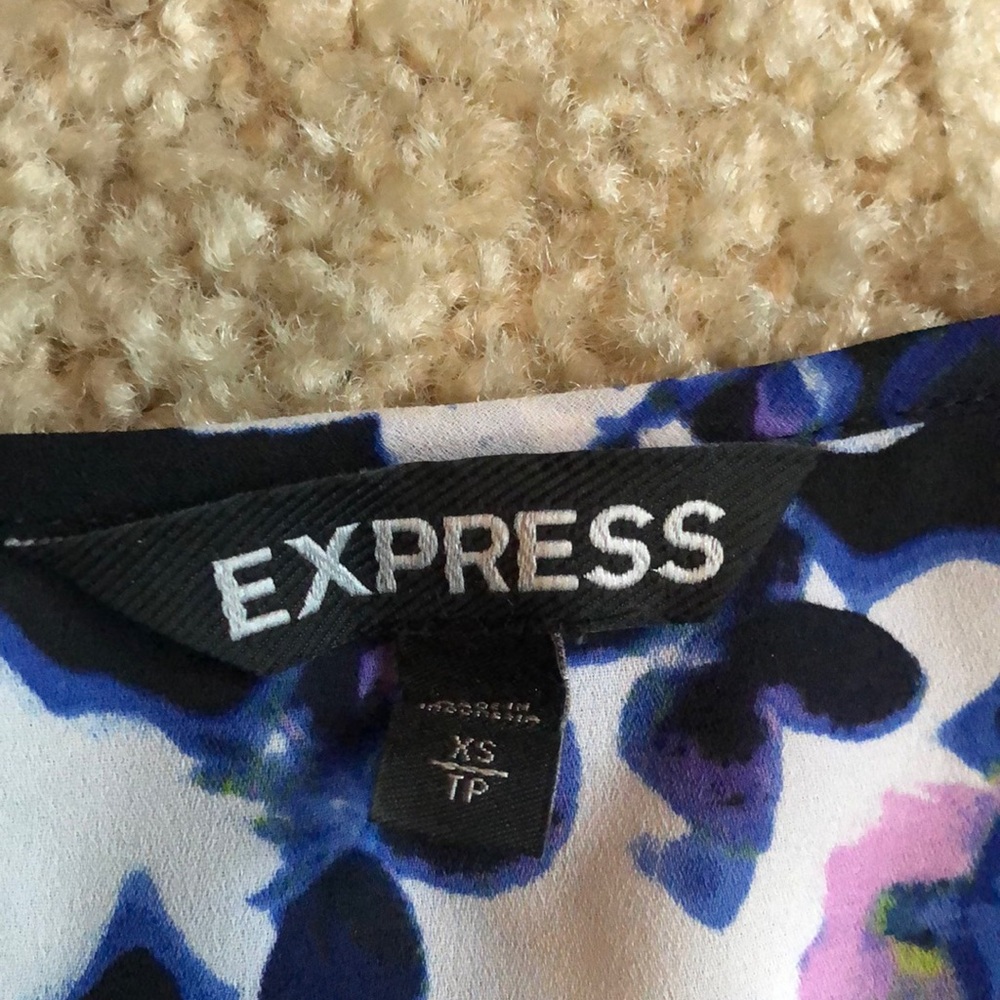 Express blouses - Picture 4 of 7
